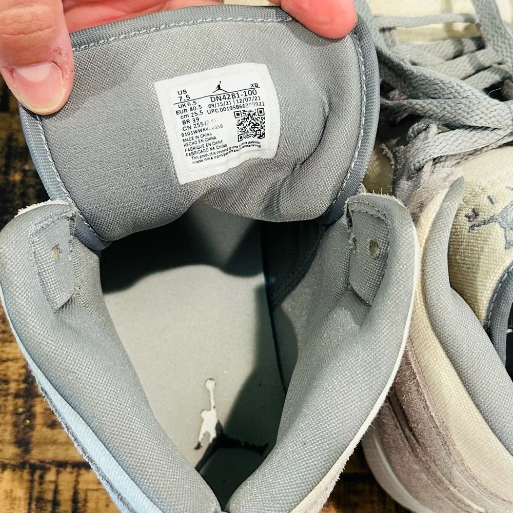 AIR JORDAN 1 MID SE COCONUT MILK GUM MENS BASKETBALL SHOES - Picture 4 of 13